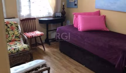 Casa para Venda - 184m², 3 dormitórios, 1 vaga - Menino Deus