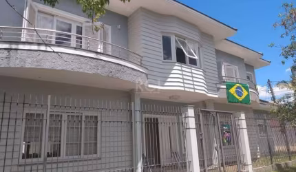 Casa para Venda - 256m², 3 dormitórios, sendo 1 suites, 4 vagas - Bela Vista
