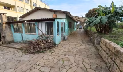 Casa para Venda - 400m², 4 dormitórios, 6 vagas - Cristal