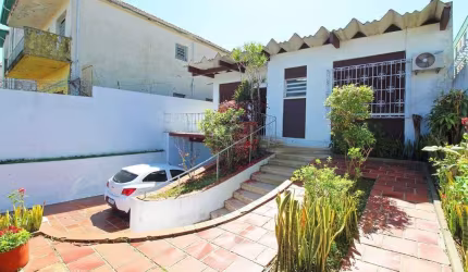 Casa para Venda - 180m², 3 dormitórios, 2 vagas - Cristal