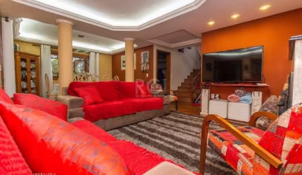Casa para Venda - 350m², 5 dormitórios, sendo 3 suites, 5 vagas - Vila Nova