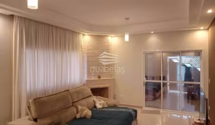 Vende -se Uma Belíssima Casa na Vila Das Flores.