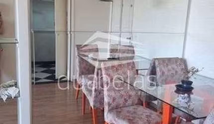 Vendo Apartamento próximo ao Shopping Center Vale.