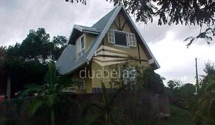 Belíssima chácara a 10 minutos de São José.