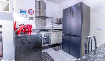 Uma Linda Casa em Condomínio Fechado.