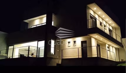 Uma Linda Casa no Colinas Parayba.