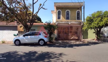Terreno com 3 Edificações em Jardim Centenário - São Carlos