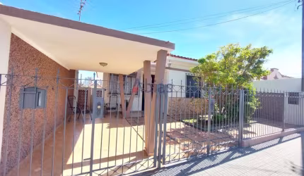&amp;#34;Casa à venda em Centro - São Carlos com 3 dormitórios e 2 banheiros por R$ 500.000&amp;#34; - Otimizado para SEO do Google.