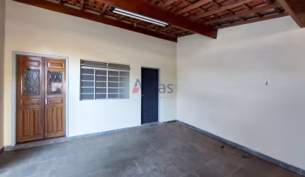 Casa em Jardim São João Batista - São Carlos, SP