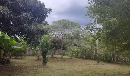 Chácara no Condomínio Recanto dos Pássaros  -  São Carlos