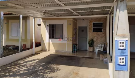 Descubra o seu novo lar no condomínio Moradas I, em São Carlos! São 40,91 m² de área útil, ideal para quem busca conforto e praticidade. Com 2 dormitórios, um banheiro , quintal e churrasqueira, é per