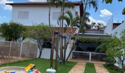 Casa Sobrado à Venda em Parque Santa Monica - 4 Dormitórios
