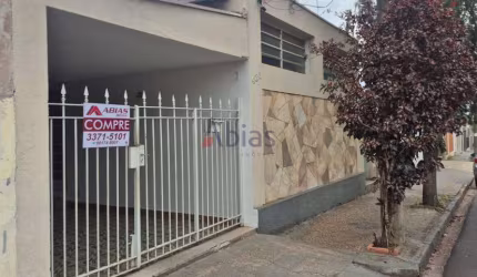 Vende Casa em Vila Prado  -  São Carlos