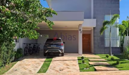 Casa em Village Damha III - 4 Dormitórios, 234m² à Venda