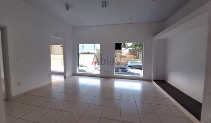 Casa Comercial em Vila Monteiro (Gleba I) - São Carlos