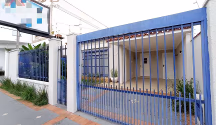 Casa Comercial em Centro - São Carlos, SP
