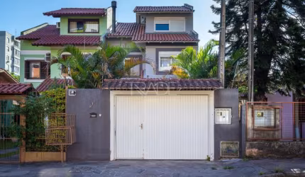 Casa com 3 quartos à venda na Travessa Nova Trento, 211, Tristeza, Porto Alegre por R$ 1.280.000
