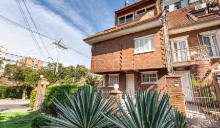 Casa com 3 quartos à venda na Rua Doutor Armando Barbedo, 1200, Tristeza, Porto Alegre por R$ 790.000