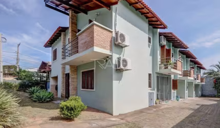 Casa em condomínio fechado com 3 quartos à venda na Rua São Sebastião do Cai, 119, Cristal, Porto Alegre por R$ 379.000