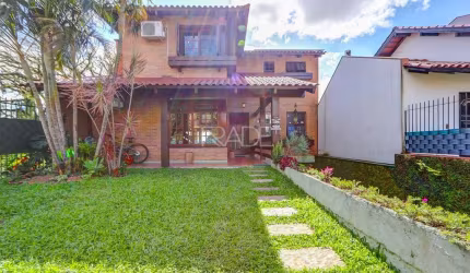 Casa com 3 quartos à venda na Rua Imeram Teixeira Cabeleira, 174, Ipanema, Porto Alegre por R$ 900.000