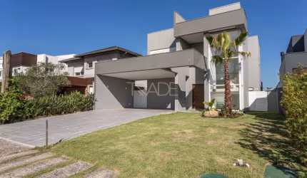 Casa em condomínio fechado com 3 quartos à venda na Avenida Juca Batista, 8000, Belém Novo, Porto Alegre por R$ 2.500.000