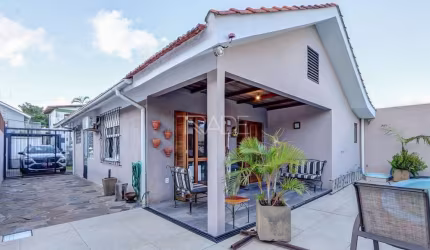Casa com 3 quartos à venda na Rua Dário Totta, 3051, Cavalhada, Porto Alegre por R$ 629.000