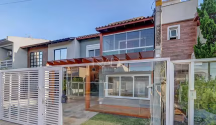 Casa com 3 quartos à venda na Rua Aldo Sani, 84, Hípica, Porto Alegre por R$ 790.000