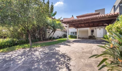 Casa em condomínio fechado com 3 quartos à venda na Avenida Juca Batista, 8000, Belém Novo, Porto Alegre por R$ 1.685.000