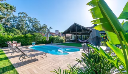 Casa em condomínio fechado com 4 quartos à venda na Avenida Juca Batista, 8000, Belém Novo, Porto Alegre por R$ 3.500.000