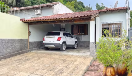 Casa com 3 quartos à venda na Avenida Vicente Monteggia, 2406, Cavalhada, Porto Alegre por R$ 495.000