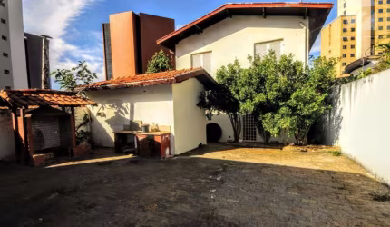 Casa para aluguel com 298 m², 4 quartos 4 vagas em Cambuí, Campinas