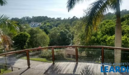 CASA EM CONDOMÍNIO - IVOTURUCAIA - SP