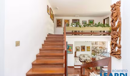 SOBRADO - JARDIM MARAJOARA - SP