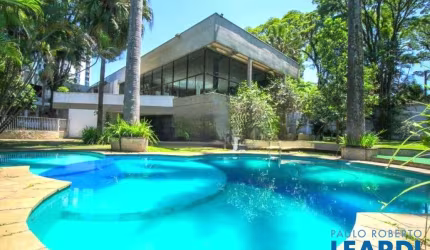 CASA ASSOBRADADA - SANTO AMARO - SP