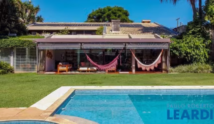CASA EM CONDOMÍNIO - TANQUE - SP