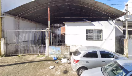Terreno comercial de 360 m², com construção, para venda