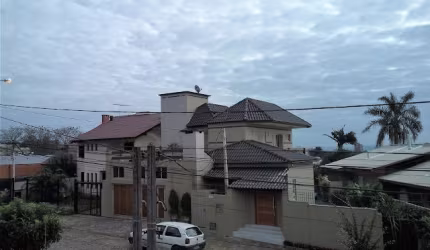 Sobrado de 234,37 m², com 03 suítes, para venda