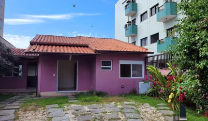 Casa com pisicina 4 dorm 2 suítes Itaguá