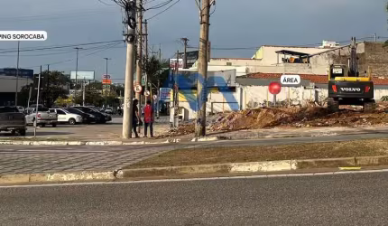 EXCELENTE ÁREA COMERCIAL!
