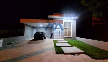 Linda Casa Térrea à venda em Condomínio