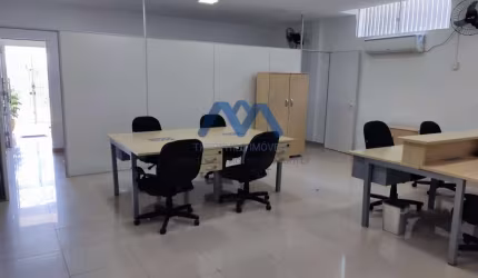Excelente Sobrado Comercial e Residencial à Venda - Bairro Wanel Ville!
