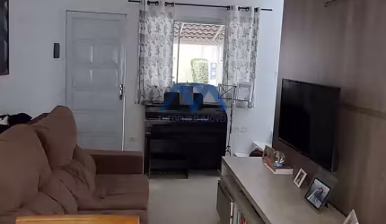 Linda Casa à Venda no Condomínio Moradas do Éden