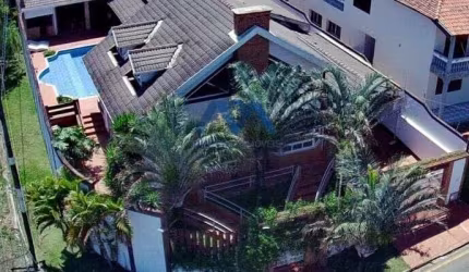 Belíssima Casa Alto Padrão à Venda