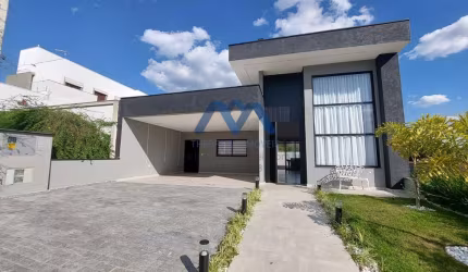 Lindíssima Casa à Venda no Condomínio Villagio de Capri