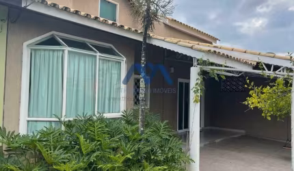 Linda Casa em Condomínio à Venda