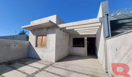 CASA NOVA EM FASE DE ACABAMENTO, MEDINDO 83,51M²- CONTENDO 03 DORMITÓRIOS (SENDO 01 SUÍTE)- LOCALIZADA NA BARRA DO SAI