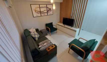 COBERTURA SEMIMOBILIADA COM PISCINA + TERRAÇO MEDINDO 110,00 M², NO CENTRO DA CIDADE DE ITAPOÁ, NO BAIRRO ITAPEMA DO NORTE , 700 METROS DA PRAIA.