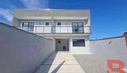 SOBRADOS COM EXCELENTE PADRÃO DE ACABAMENTO APENAS 200MTRS DA PRAIA
