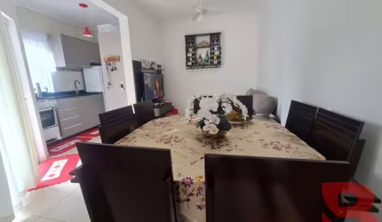 OPORTUNIDADE DE NEGÓCIO! APARTAMENTO SEMIMOBILIADO, 190 METROS DO MAR, PRÓXIMO AO CALÇADA BEIRA MAR NO BALNEÁRIO RAINHA DO MAR.