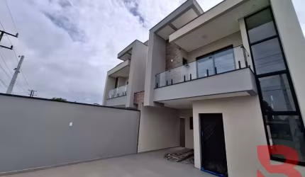 SOBRADO COM EXCELENTE PADRÃO DE ACABAMENTO PROXIMO AO MAR, NO BALNEÁRIO RAINHA DO MAR!
